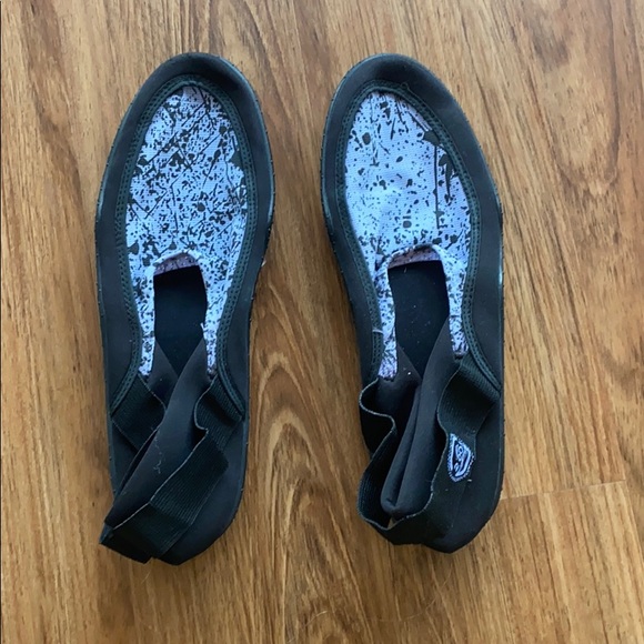 water shoes waterproof swim shoes size 11, like new - Picture 1 of 10